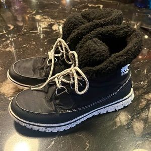 Sorel Ladies Black Winter Booties size 9
